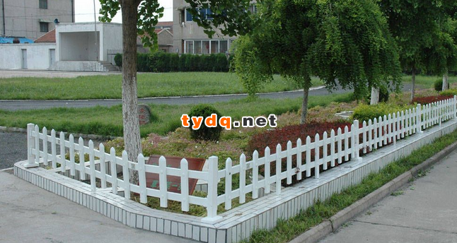 草坪护栏