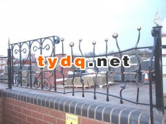 铁艺围墙，铁艺护栏，铁艺围栏，厂家加工定做图2