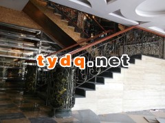 别墅铁艺楼梯欧式，铁艺楼梯厂家图1