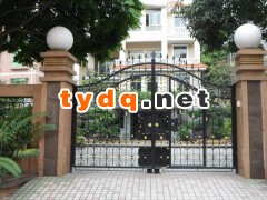 铸铁大门厂家定做图2