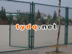 生产包塑勾花网、操场围网、防护网、球场围网，体育场围网图2