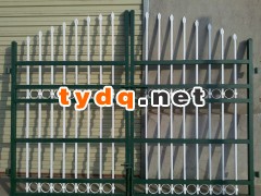 铁艺栅栏门消防门锌钢门别墅门花园门铁艺门图2