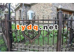 江阴铁艺门定做加工图2