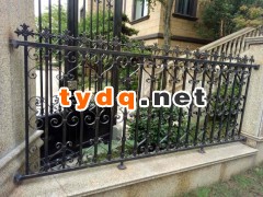 张家港阳台铁艺栏杆定做图3