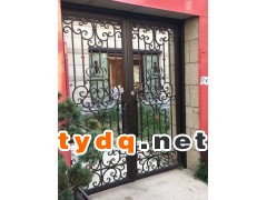 常熟别墅铁艺门定做图3