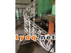 靖江铁艺阳台护栏厂家图2