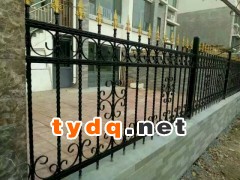 铁艺护栏院墙栏杆栅栏隔离栏围挡围墙道路护栏防爬锌钢铁护栏图3