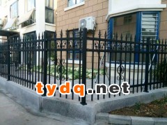 铁艺护栏院墙栏杆栅栏隔离栏围挡围墙道路护栏防爬锌钢铁护栏图2