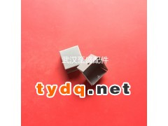 供应锌钢铝艺护栏围栏栅栏配件镀锌铁管材连接件内接四包卡图1