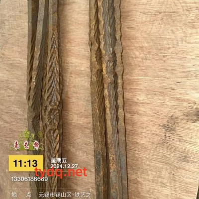 铁艺护栏扶手锻件立柱图2